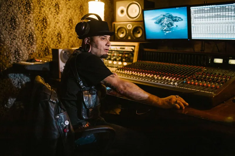 Take 47, Two Mic Stands and a Kettle: Inside the Making of an Unreleased Track